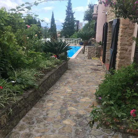 Bastide Provencal * Theoule-sur-Mer